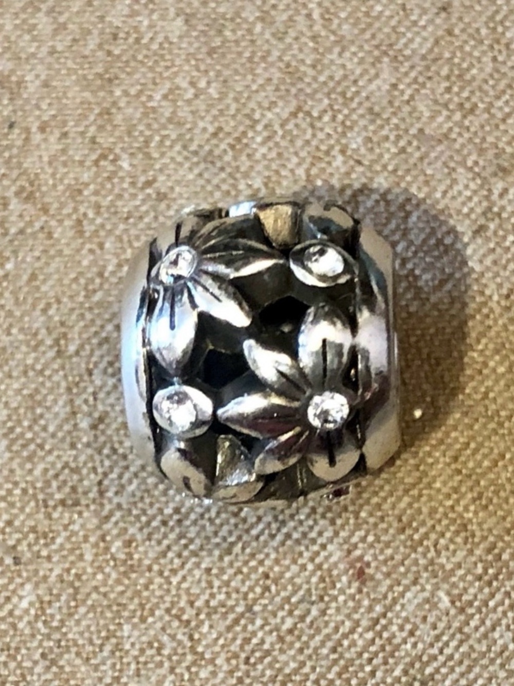 🆕Listing! Brighton Florentine silver bead Cut-out flowers and leaves Retired
